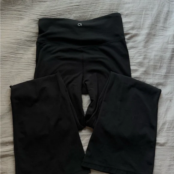 Black High-Waisted Leggings - Picture 2 of 3